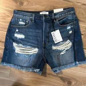 BNWT zenana shorts size L
